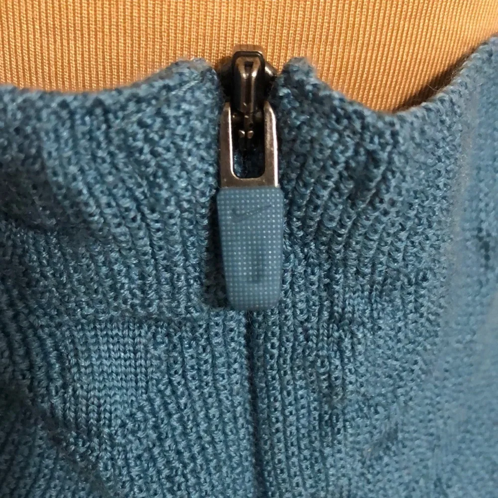 Women's Noise Aqua Textured Pattern Running Long Sleeve Mock Neck 1/4 zip Top